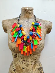 שרשרת צבעוניות משמחת