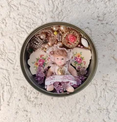 קישוט קיר מטילדה