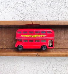 האוטובוס האדום